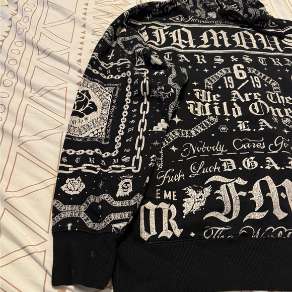 Famous Stars And Straps Hoodie Men’s Size L (Stain On Cuff Pictured) - Picture 4 of 10